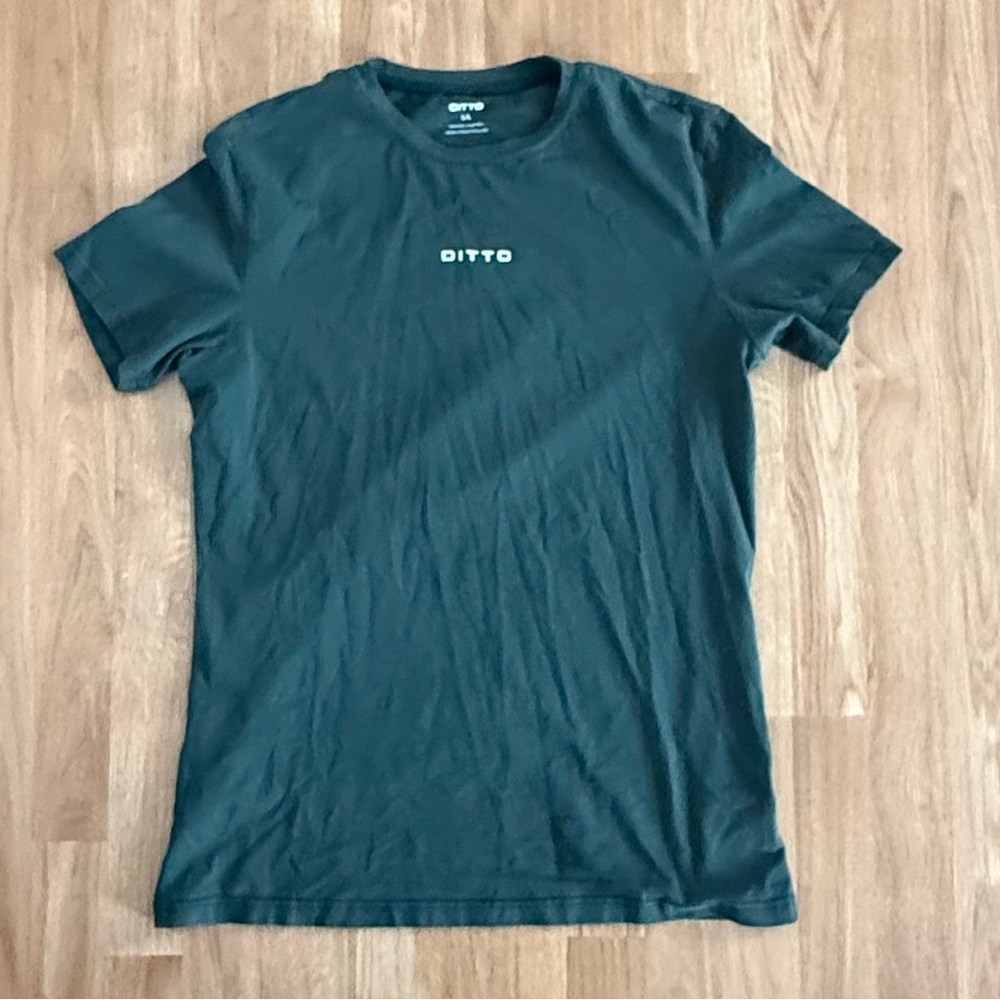 EUC Men’s DITTO Green T-Shirt - Cotton/Spandex Blend - Size Large
